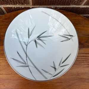 Vintage Noritake Nippon Toki Kaisha Serving Bowl 8.75” Diameter 1950’s